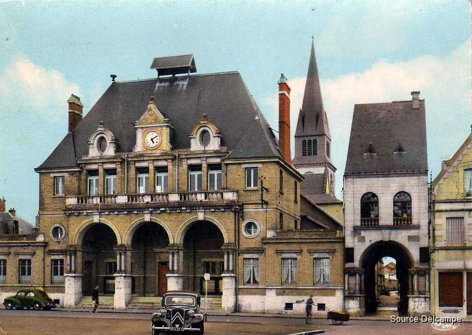 08 Attigny Hotel de Ville.jpg